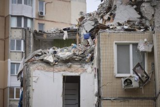 nou atac masiv al rusiei cu drone kamikaze in ucraina explozii intr un cartier dens populat din odesa 6807677ed00c4
