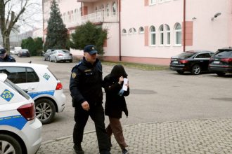 o casa a ororilor in care se aflau 31 de copii a fost descoperita in bosnia politist arestat pentru trafic de persoane 67eebd6929983