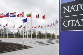 oficialii nato isi ajusteaza limbajul legat de clima gen si diversitate pentru a face pe plac administratiei trump politico 680320f59f114