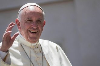 papa francisc un papa al poporului cum a ajuns fiul unor imigranti din argentina sa conduca vaticanul si ce mostenire lasa in urma 6806020f8fc2e