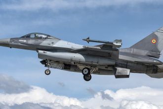 patru avioane f 16 fighting falcon ale fortelor aeriene romane participa la o noua misiune de politie aeriana intarita in polonia 67eb9c1499140