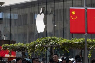pentru a evita tarifele impuse de trump apple a transportat cu avionul din india telefoane in valoare de aproape 2 miliarde de dolari 67ff60046dcda