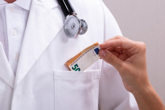 perchezitii la un spital din targu jiu si la un cabinet medical privat suspiciuni de abuz in serviciu si de fals intelectual 68091f2a6e8db