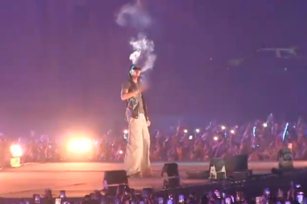 rapperul wizz khalifa a fost condamnat in romania sa plateasca o amenda pentru detinerea de droguri 680a5810806a7
