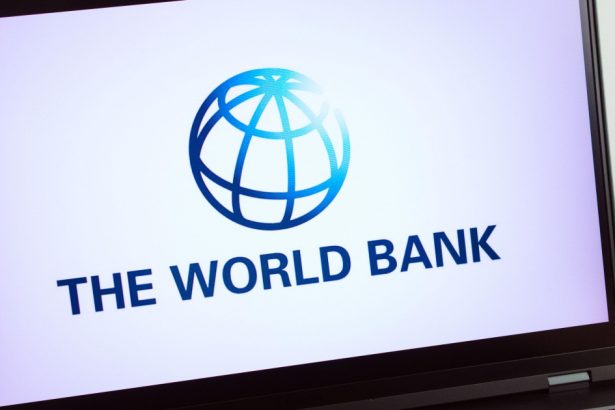 scaderi ale economiei romanesti in 2025 cum arata cifrele anuntate de banca mondiala 68094e0ce3fa0