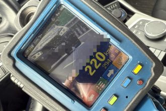 sofer depistat cu 220 km h pe a1 in zona localitatii talmaciu politisti nu s a gandit prea mult inainte de a apasa acceleratia 67eecce12f16c