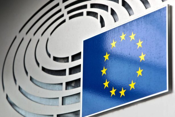 sua amenzile impuse de ue companiilor apple si meta sunt o noua forma de extorcare economica 680a65e598693