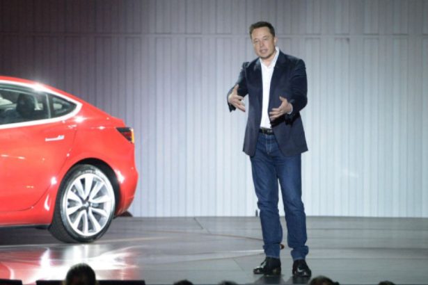 tesla nu mai preia comenzi in china pentru doua modele importate din sua analist musk trebuie sa paraseasca administratia trump 67f930cf1dec5