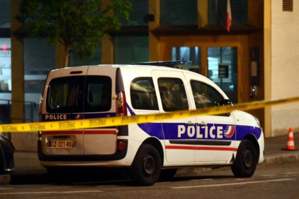 trei tineri suspectati de pregatirea unor atentate sinucigase in franta au fost arestati ce au gasit anchetatorii la perchezitii 67f38156abf52