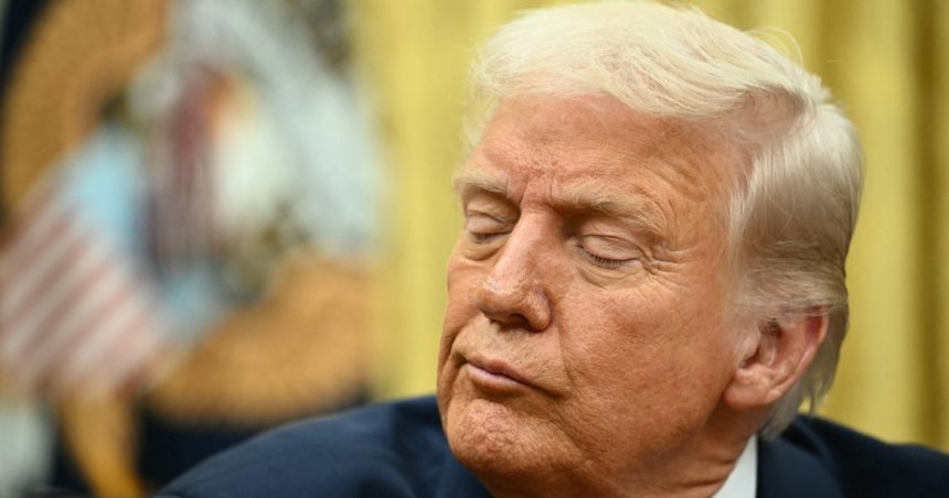 trump se distreaza pe seama presei cand vorbeste despre un al treilea mandat de presedinte sustine liderul republican din senatul sua 67eb765914774