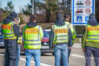 ue vrea sa consolideze paza la frontiere iar agentia frontex sa ajunga la 30 000 de angajati un raspuns national nu e suficient 67eced5908045