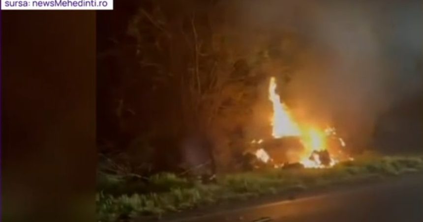 video accident grav in mehedinti soldat cu moartea unei tinere soferul a facut o depasire periculoasa si a intrat intr un tir 6801fd6275e38