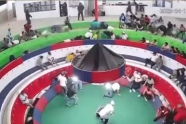 video atac armat la o lupta de cocosi din ecuador cel putin 12 oameni au fost ucisi iar alti 9 sunt raniti 6803467373751