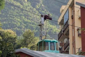 video cel putin patru persoane au murit dupa ce o telecabina s a prabusit in italia 68015593d3eff