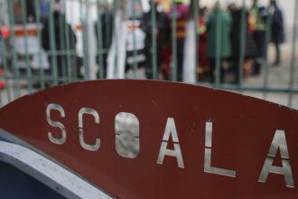 video ciolacu guvernul aloca 145 milioane lei pentru ca la inceputul anului scolar sa nu mai existe scoli cu toalete in curte 67f682524f016
