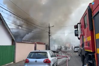 video incendiu puternic in capitala pompierii intervin cu autospeciale si autocisterne de mare capacitate in sectorul 3 680b934b3a3ed