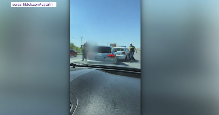 video momentul in care un sofer beat si fara permis loveste o masina de politie in bucuresti si este incatusat 68055be328c1d