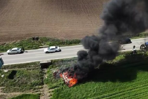 video o masina electrica a intrat intr un cap de pod si a luat foc pe dj208 pompierii din iasi au reusit sa stinga flacarile dupa 2 ore 68065454638ad