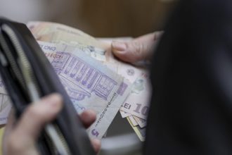 video recalcularea pensiilor se apropie de final cu o intarziere de 8 luni statul va plati retroactiv sumele in plus incepand din luna mai 67ff70a6ae4b0