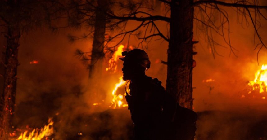 video stare de urgenta in statul american new jersey peste 3 000 de oameni evacuati din cauza unui incendiu de vegetatie 6809201c52490
