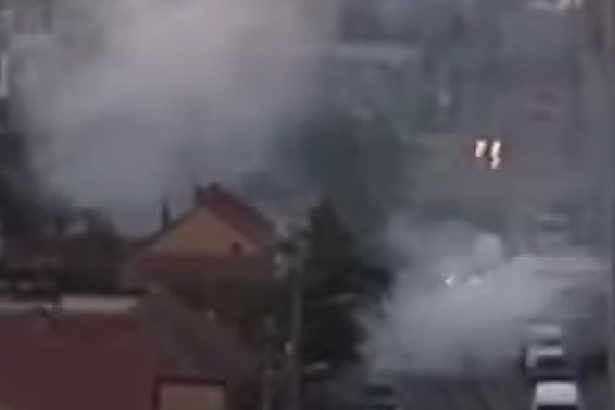 video un sofer a fost amendat dupa ce a umplut de fum o strada din arad in timp ce tura motorul masinii 680f50ba1b4c5