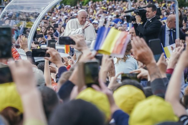 videofoto vizita papei francisc in romania el a calatorit la blaj sumuleu ciuc si iasi 68061ae839bb4