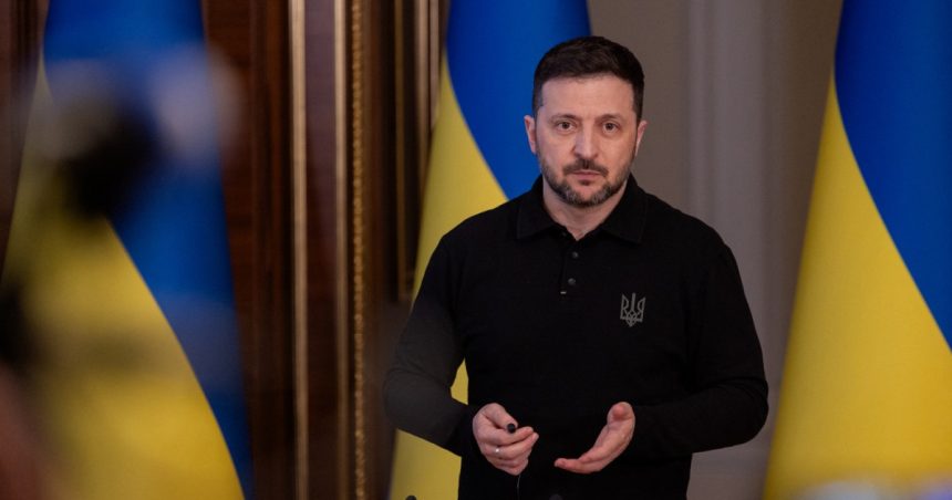 volodimir zelenski afirma ca armata rusa doar incearca sa creeze impresia unei incetari a focului de paste bombardamentele continua 68049ca40ac59