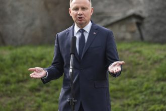 vrem armele nucleare franceze presedintele poloniei spune ca se ofera sa gazduiasca atat focoase din sua cat si din franta 68026ed424c65