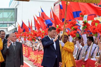 xi jinping continua turneul de forta in asia de sud est a mers in cambodgia pentru contracararea taxelor impuse de trump 6800b2af97ed0