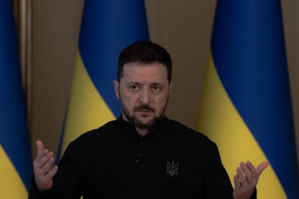 zelenski anunta ca ucraina vrea sa achizitioneze un pachet mare de armament american nu am cerut nimic gratis 67f75d3b7a1b8