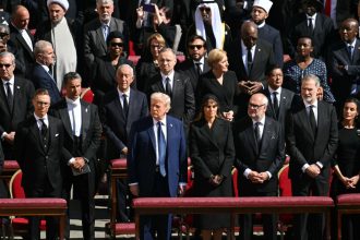 zelenski si trump s au intalnit la funeraliile papei francisc ce au stabilit cei doi lideri 680cafd5100f4