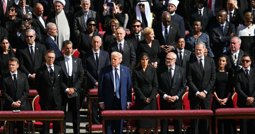 zelenski si trump s au intalnit la funeraliile papei francisc ce au stabilit cei doi lideri 680cafd5100f4