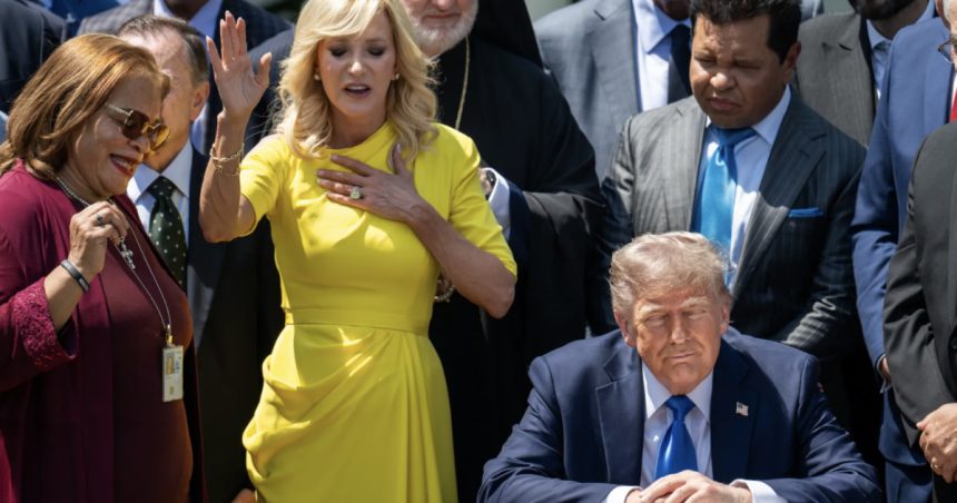 administratia trump a lansat un site care publica doar stiri pozitive despre presedinte 6814447abaeb3