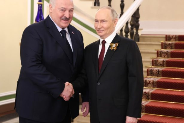 aleksandr lukasenko isi indeamna fermierii sa cultive mai multi cartofi pentru a hrani rusia trebuie sa ii ajutam pe fratii nostri 683730b765d32