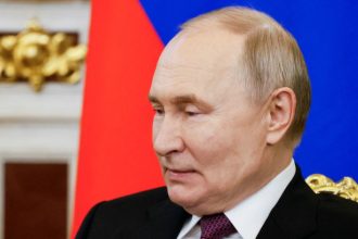 amistitiul de trei zile anuntat de putin intra in vigoare la miezul noptii desi a fost respins de zelenski mesajul kremlinului 681b9af88029c