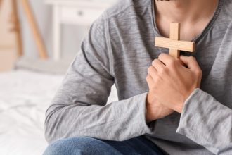 barbatii tineri conduc o renastere religioasa in sua crestinismul castiga adepti in generatia z si la nivel global 682064c1a400a