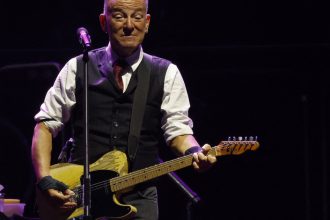 bruce springsteen america pe care o iubesc se afla in mainile unei administratii corupte incompetente si tradatoare 682582edcaecd