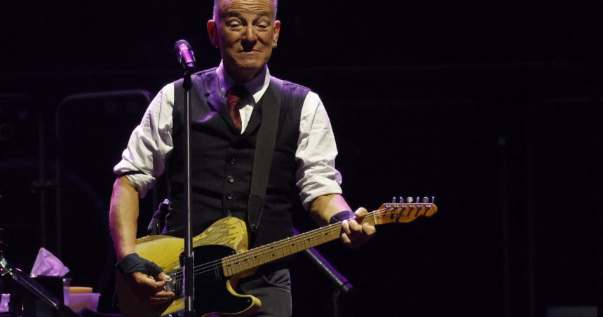 bruce springsteen america pe care o iubesc se afla in mainile unei administratii corupte incompetente si tradatoare 682582edcaecd