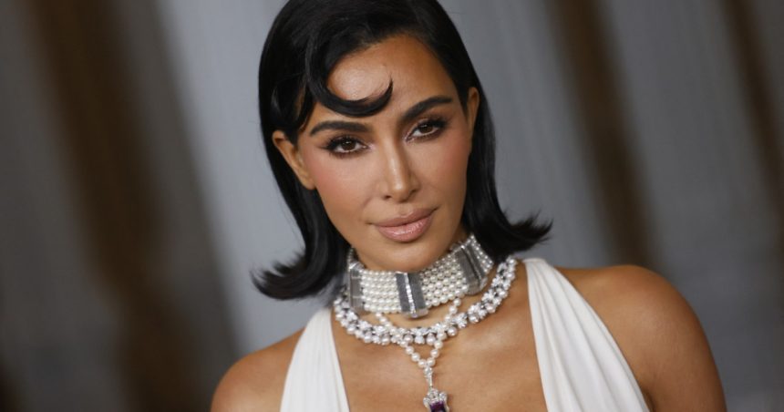 bunicii talhari vor fi judecati la paris pentru furtul bijuteriilor lui kim kardashian detalii despre jaful din 2016 68145abbba7f8