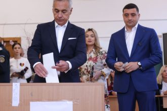 calin georgescu primul mesaj de dupa alegeri ma rog pentru nicusor dan sa fie un presedinte intelept ce i a transmis lui simion 682b3ad11f302