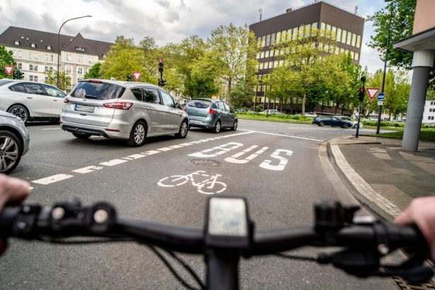 capitala romaniei la coada clasamentului privind pistele de biciclete si strazile scolare cat de afectata e siguranta elevilor 683322a81f96e