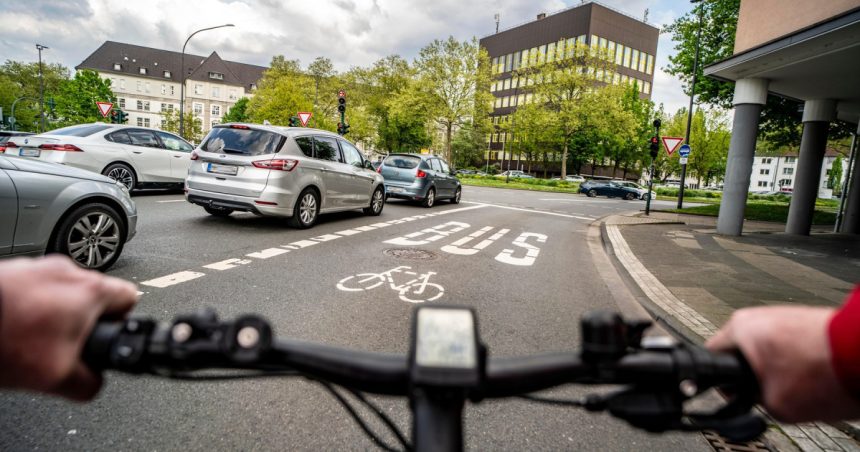 capitala romaniei la coada clasamentului privind pistele de biciclete si strazile scolare cat de afectata e siguranta elevilor 683322a81f96e