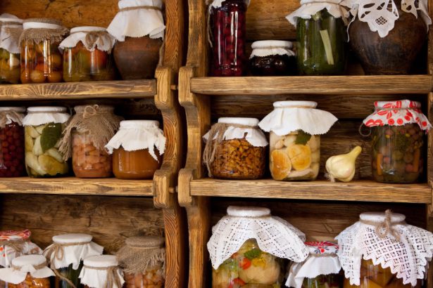 caz de botulism in dambovita o femeie a fost internata dupa consumul de unei conserve preparate in gospodarie ce simptome prezinta 6825a8a520055