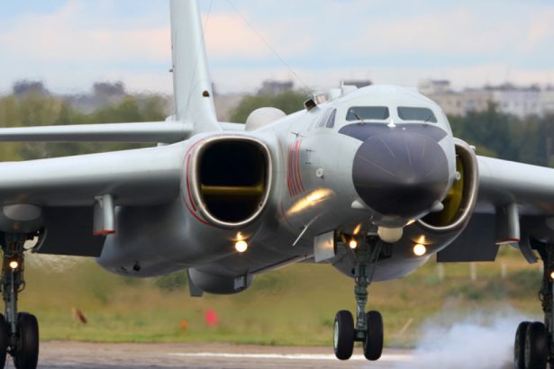 cele mai avansate bombardiere chineze vazute pe o insula disputata din marea chinei de sud 68373438c201e