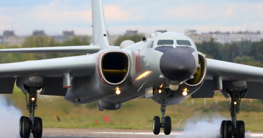 cele mai avansate bombardiere chineze vazute pe o insula disputata din marea chinei de sud 68373438c201e