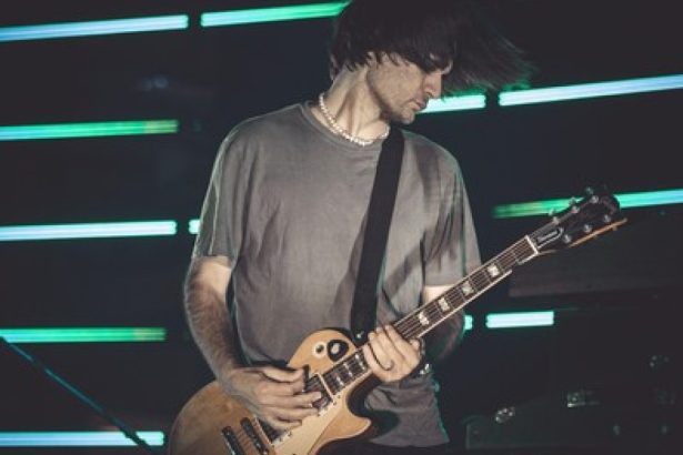 chitaristul radiohead anuleaza concerte in marea britanie in urma unor amenintari si acuzatii de complicitate la genocidul din gaza 681a2c2c889a1