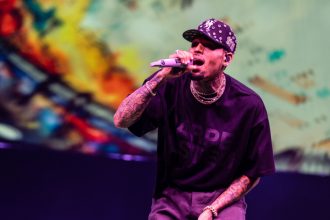 chris brown ramane in detentie pana la mijlocul lunii iunie artistul este inculpat pentru vatamare corporala in marea britanie 68275b2f983ec