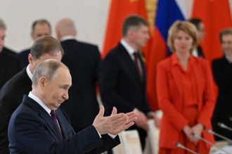 cinci europarlamentari merg la parada lui vladimir putin de ziua victoriei dorim ca armele din ucraina sa taca definitiv 681c96edbe916