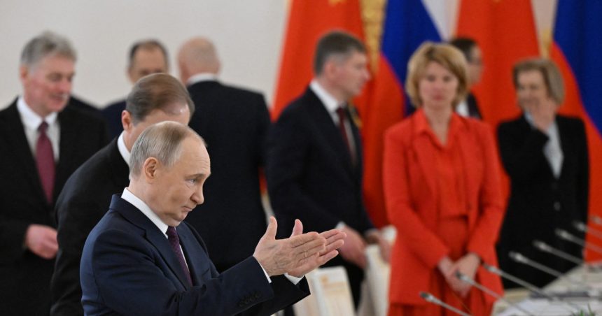 cinci europarlamentari merg la parada lui vladimir putin de ziua victoriei dorim ca armele din ucraina sa taca definitiv 681c96edbe916