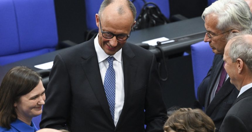 cum l a subminat trump pe merz inca dinainte ca acesta sa ajunga cancelar al germaniei 681a3460b3fdd